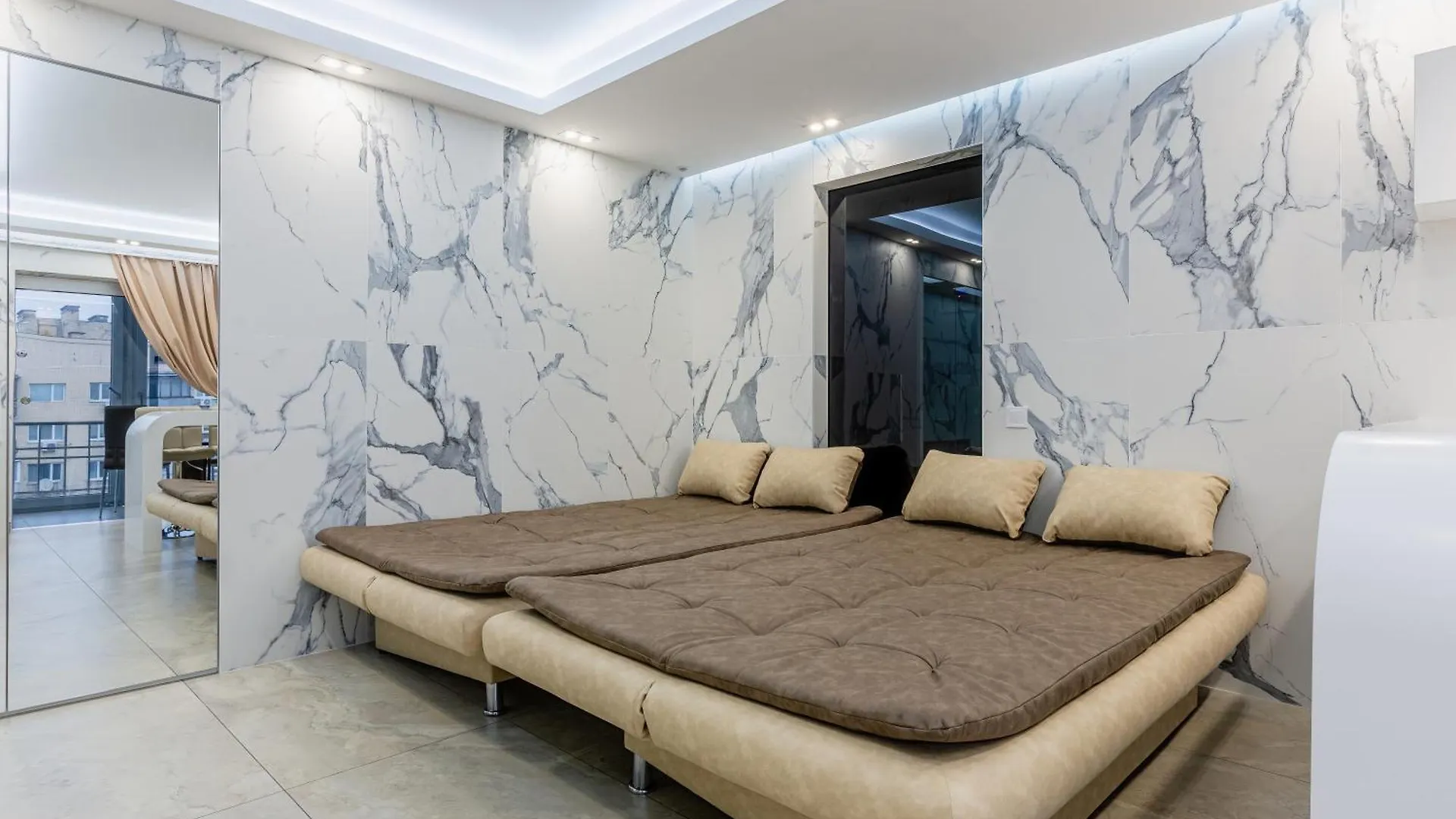 Hammam , Big Jacuzzi ,Sauna , 2 Bedroom , Khrechatik Kiev Apartamento