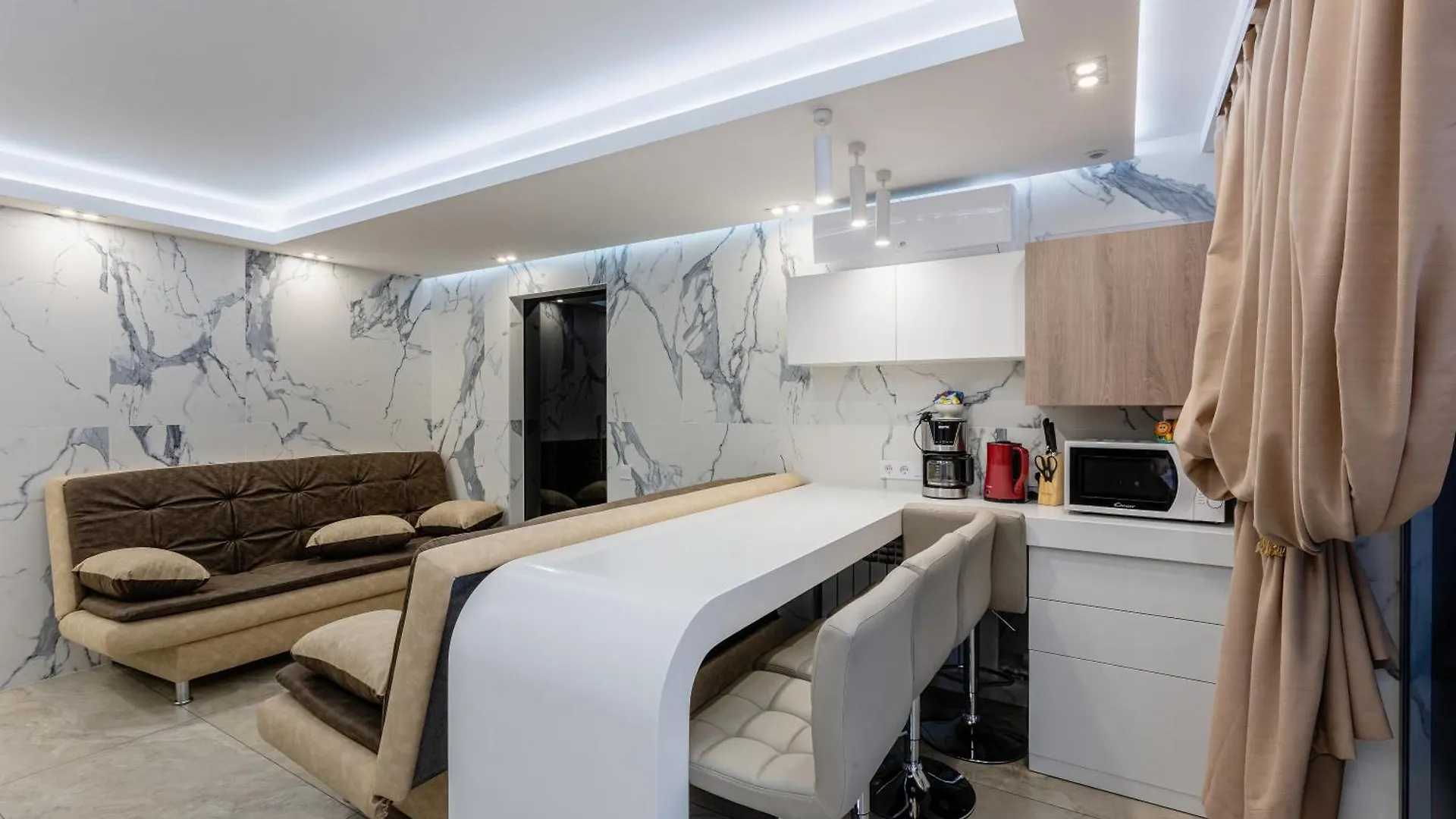 Hammam , Big Jacuzzi ,Sauna , 2 Bedroom , Khrechatik Kiev Ucrânia