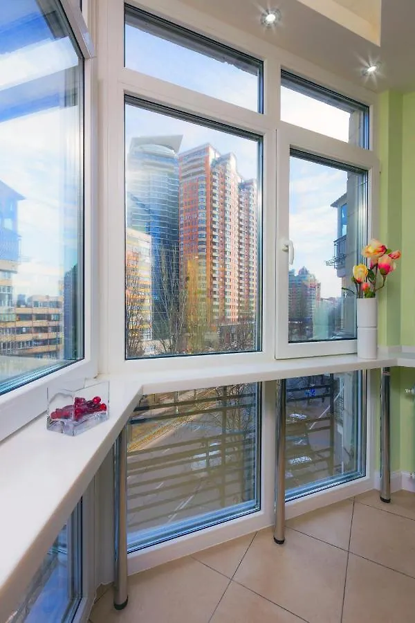 Hammam , Big Jacuzzi ,Sauna , 2 Bedroom , Khrechatik Kiev Apartamento