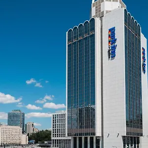 Park By Radisson Troyitska Kiew