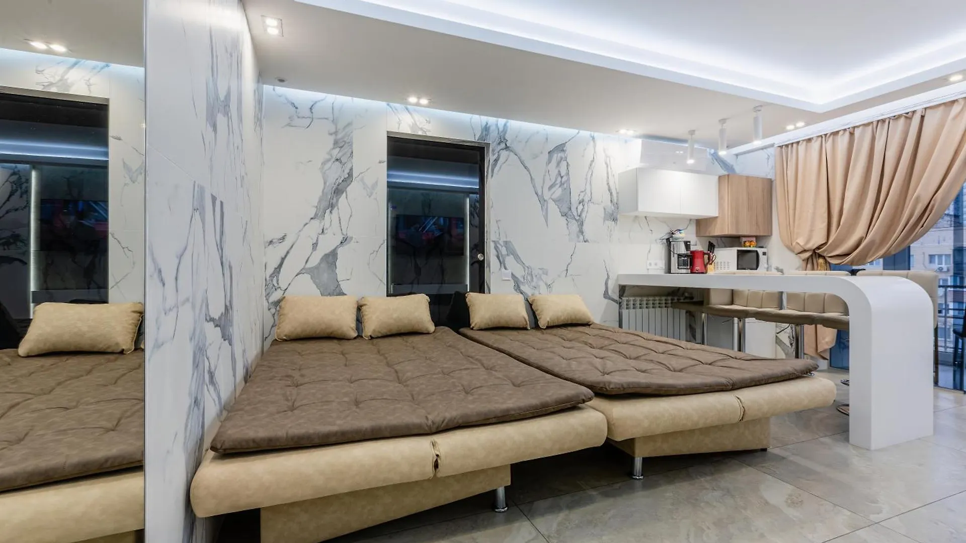 Apartment Hammam , Big Jacuzzi ,Sauna , 2 Bedroom , Khrechatik Kyiv Ukraine