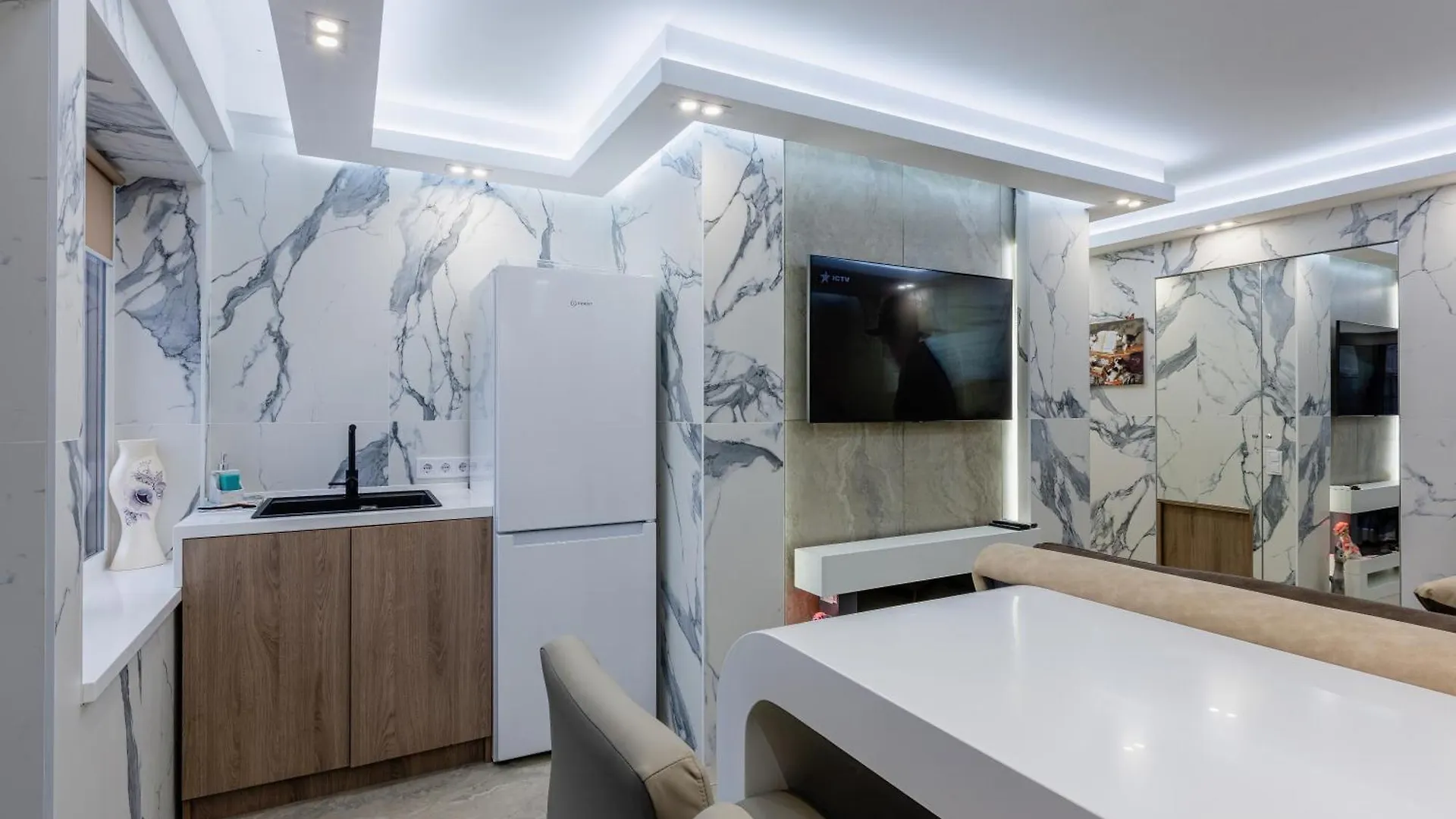 Hammam , Big Jacuzzi ,Sauna , 2 Bedroom , Khrechatik Kyiv