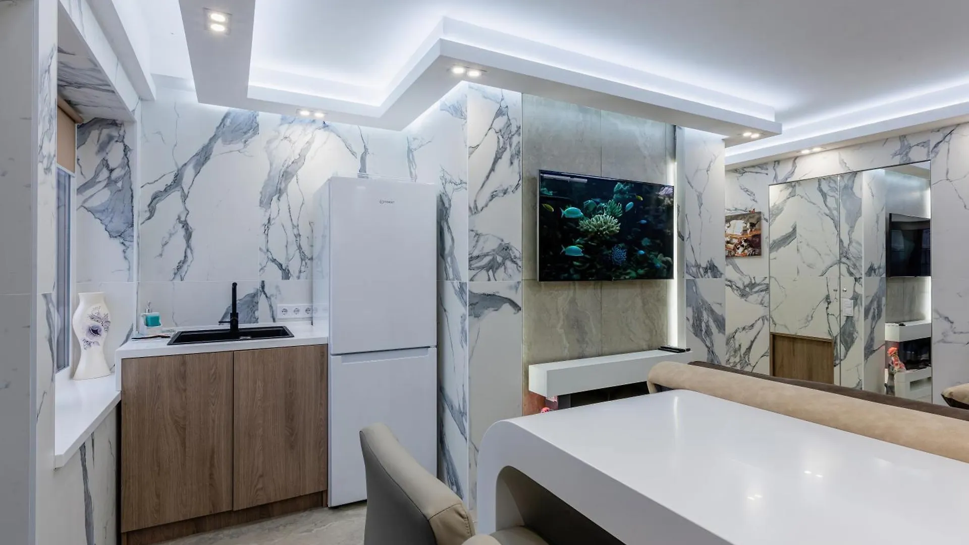 Hammam , Big Jacuzzi ,Sauna , 2 Bedroom , Khrechatik Kyiv Ukraine