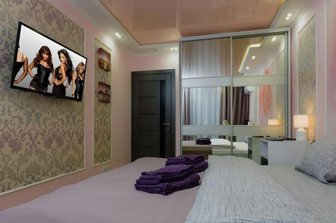 Hammam , Big Jacuzzi ,Sauna , 2 Bedroom , Khrechatik Kyiv Apartment