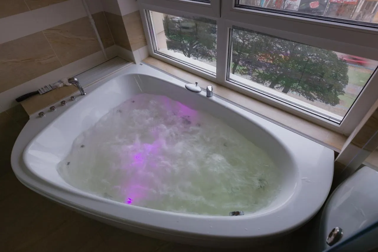 Apartment Hammam , Big Jacuzzi ,Sauna , 2 Bedroom , Khrechatik Kyiv